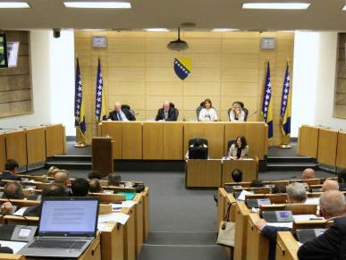 Podržano formiranje tima za vođenje pregovora s naftnim kompanijama
