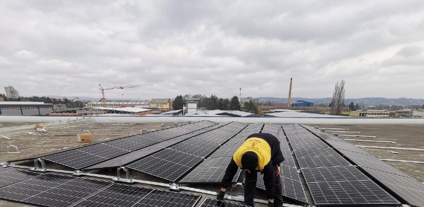 Korak bliže ekološkoj struji: U Čačku postavljena solarna elektrana na krov Naučno-tehnološkog parka