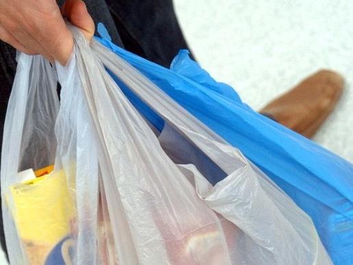 Donesena uredba: Trgovci će plaćati naknade za plastične kese