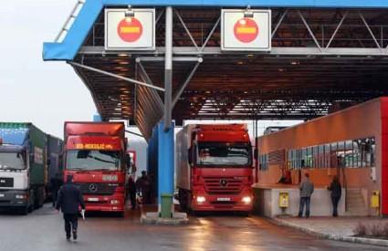 Ulaskom u EU: U Hrvatsku sa pasošem, manje proizvoda za izvoz