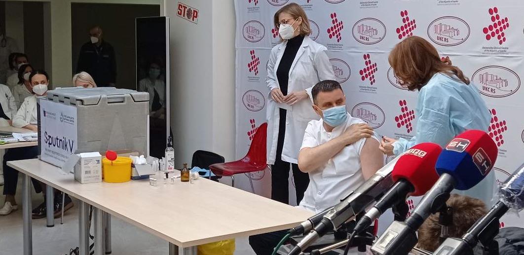 Direktor UKC-a RS je prva vakcinisana osoba u državi