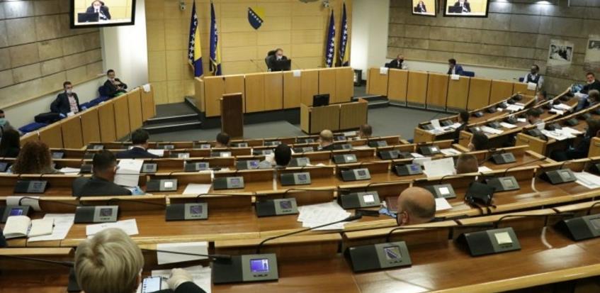 Dom naroda PFBiH u ponedjeljak nastavlja sjednicu glasanjem o "korona zakonu"