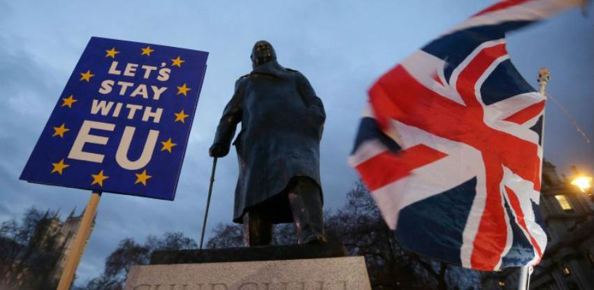 Vlada Irske intenzivira pripreme za Brexit bez dogovora, vrijednost funte pala