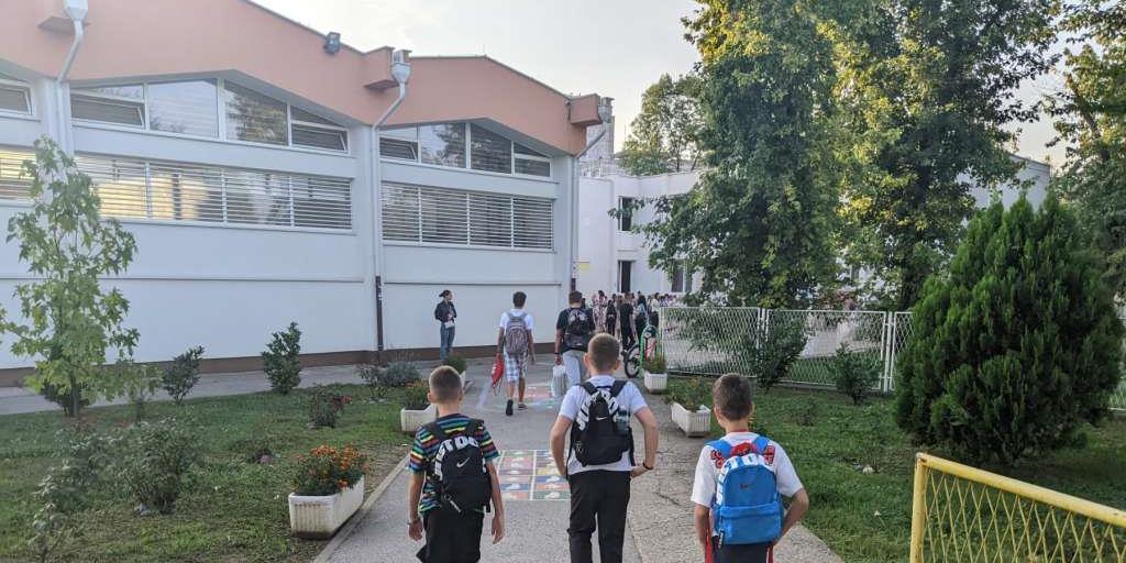 škola
