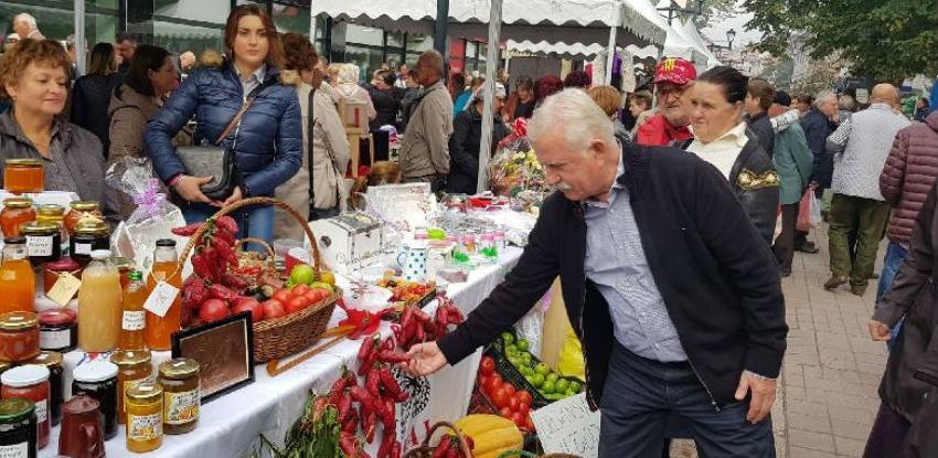 U Gračanici održan sajam "Zlatne ruke Gračanice"