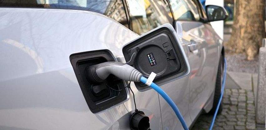 Električni automobil