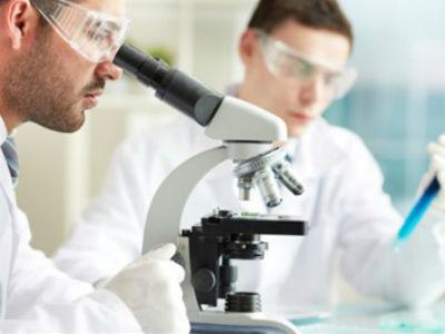 Britanija odobrila proceduru za začinjanje beba između tri osobe