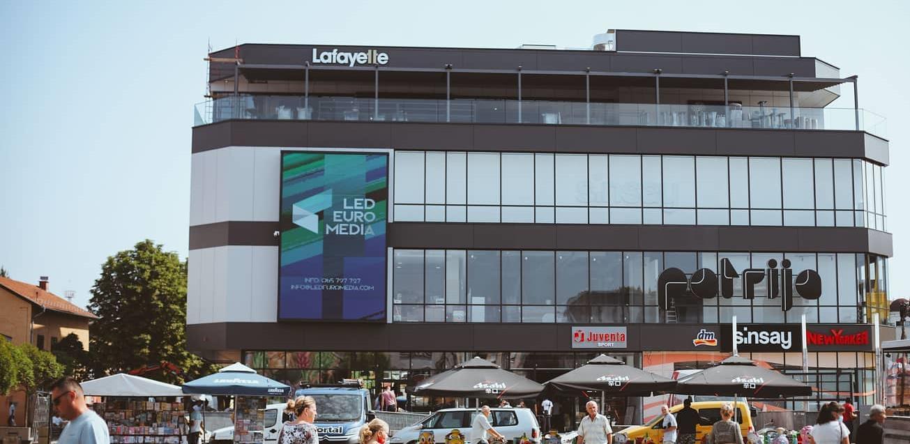 Poslije dvije decenije: Ponovo radi robna kuća Patrija u Prijedoru