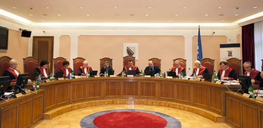 Uposlenici Ustavnog suda BiH vakcinisali se u Srbiji