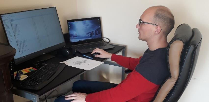 Uspješna priča Adnana Tire iz Kaknja: Od freelancera do poduzetnika