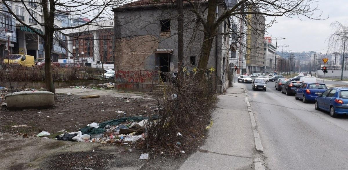 Srušena kuća na trasi Prve transverzale