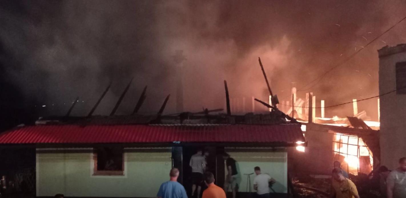 U požaru kod Viteza izgorjela tvornica u kojoj je radilo blizu 100 radnika