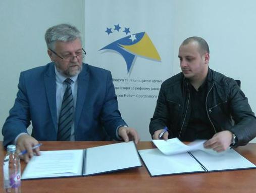 Potpisan ugovor o implementaciji projekta o unapređenju javne uprave