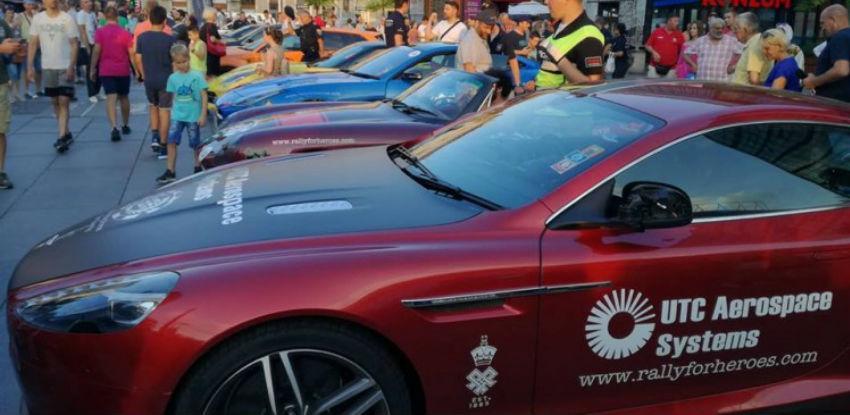 Britanski veterani u skupocjenim automobilima prodefilovali Sarajevom