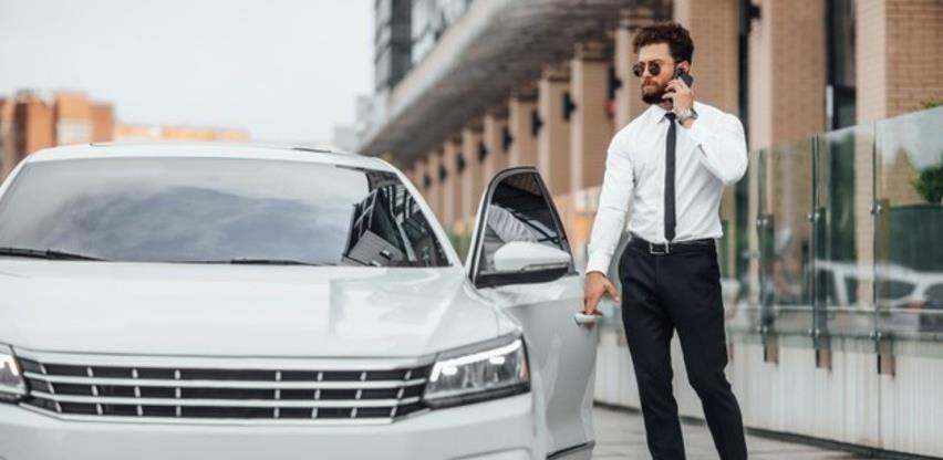 Kako se obračunava prihod za korištenje službenog automobila u privatne svrhe?