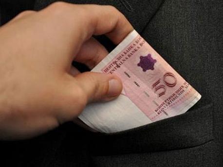 Smanjiti odliv javnog novca u privatne džepove