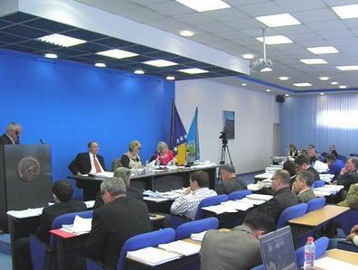 Općina Tuzla u novi kredit, građanima skuplje komunalije