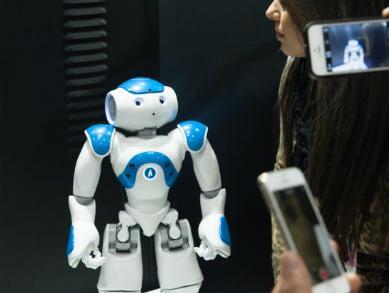 U hotelima, bankama i kafićima radit će roboti