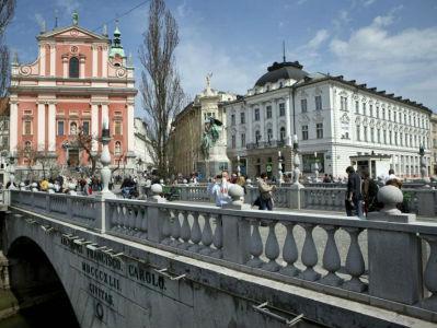 Slovenija: Prve tužbe u slučaju 'Franak'
