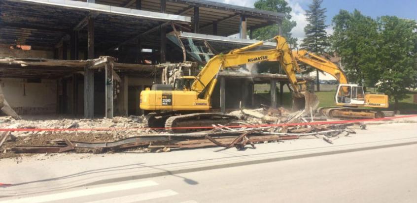Započelo uklanjanje zgrade robne kuće u Tomislavgradu