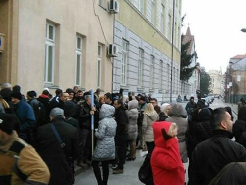 U Banjoj Luci mirni protesti budžetskih korisnika
