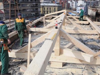 Počelo postavljanje nove krovne konstrukcije na zgradi Općine Centar