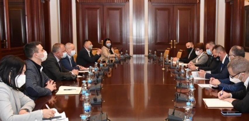 Višković: Sektor tekstila, kože i obuće važan za Republiku Srpsku