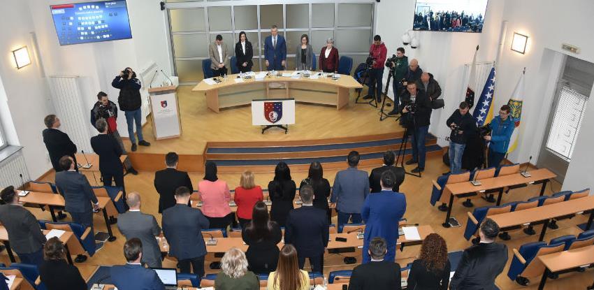 Usvojena incijativa: Uvodi se zabrana zapošljavanja u javnom sektoru
