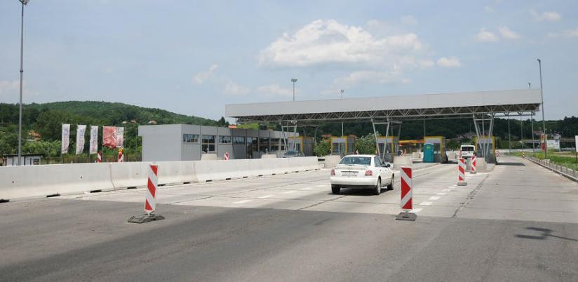 "Putevima RS" naloženo uklanjanje naplatnih kućica u Glamočanima
