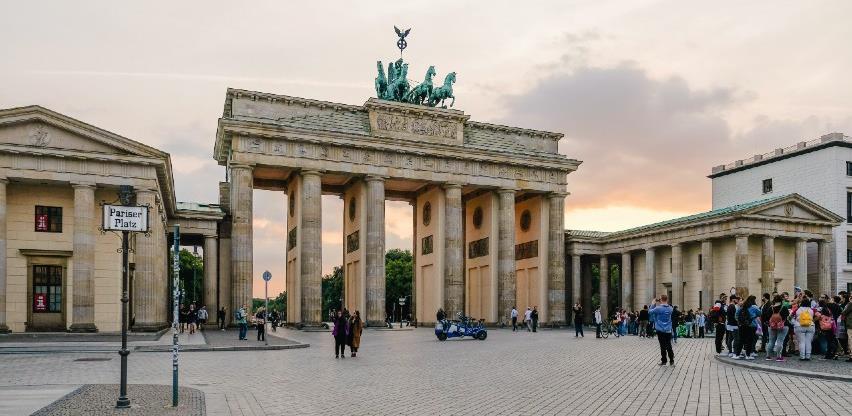 Njemačka produljuje mjere, svakom građaninu jedan besplatni test tjedno