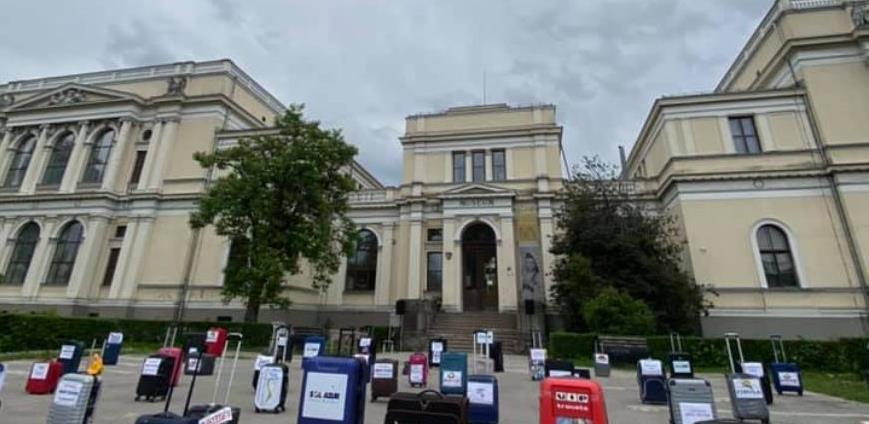Protest turističkih radnika: Prazni autobusi kružili Sarajevom