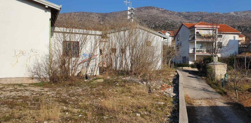 Kompanija dm pomaže obnovu zelene oaze "Dračevice" kod Mostara