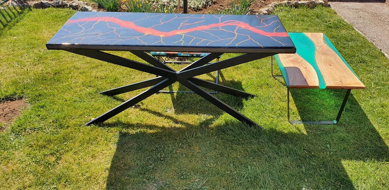 Sokočanin pravi neobične i unikatne proizvode od epoxy smole