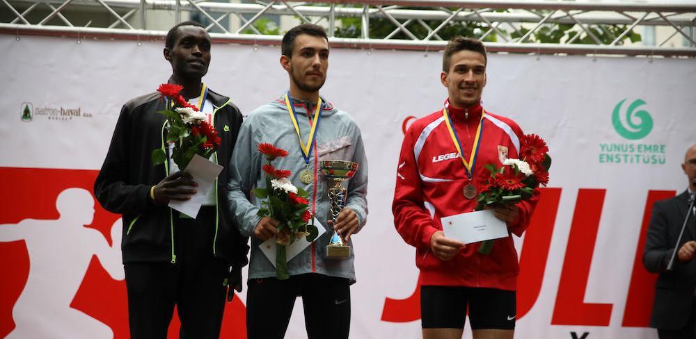 Na Vilsonovom šetalištu u Sarajevu održana treća po redu "Trka za demokratiju"