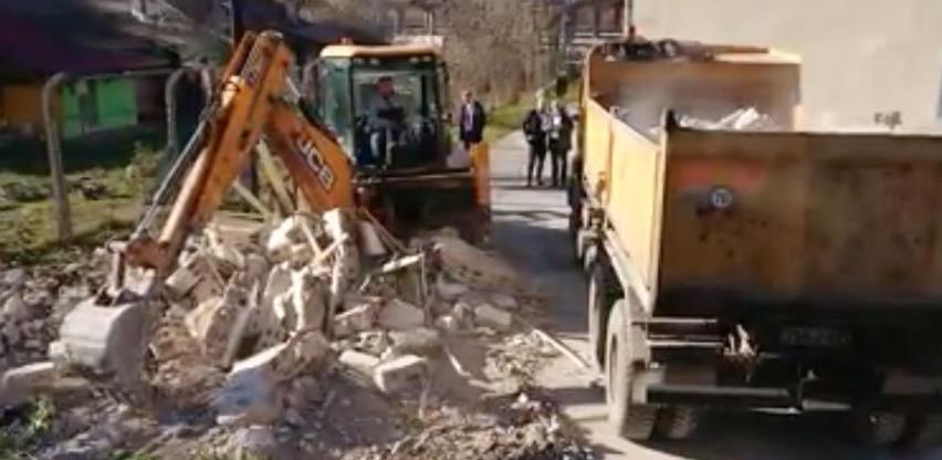 Počelo rušenje objekta firme "Higijena" na trasi Prve transverzale
