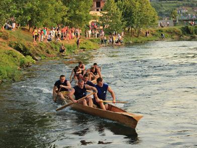 Unski lađari u Bosanskoj Krupi 1. i 2. augusta