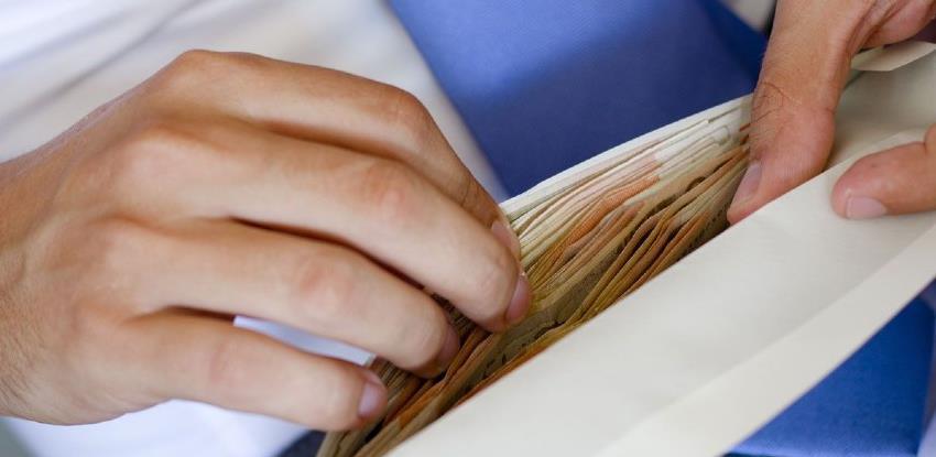 Republika Srpska: Minimalac na račun, razlika "na ruke"