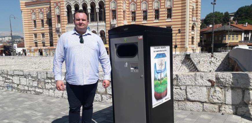 U Starom Gradu postavljene "pametne kante"