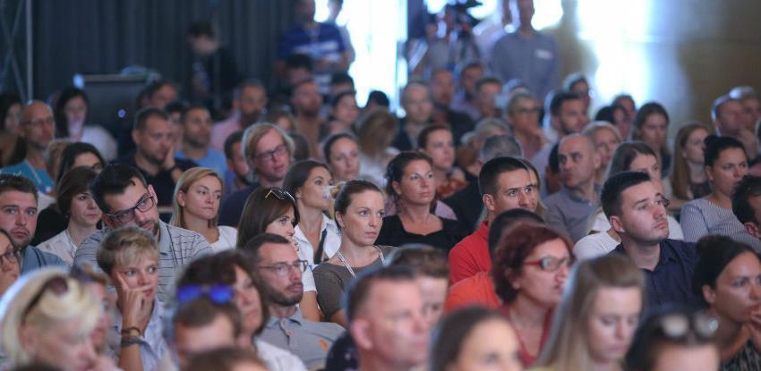 Ed Sheeran vs. Petar Grašo: Emitira li radio stalno istu glazbu?