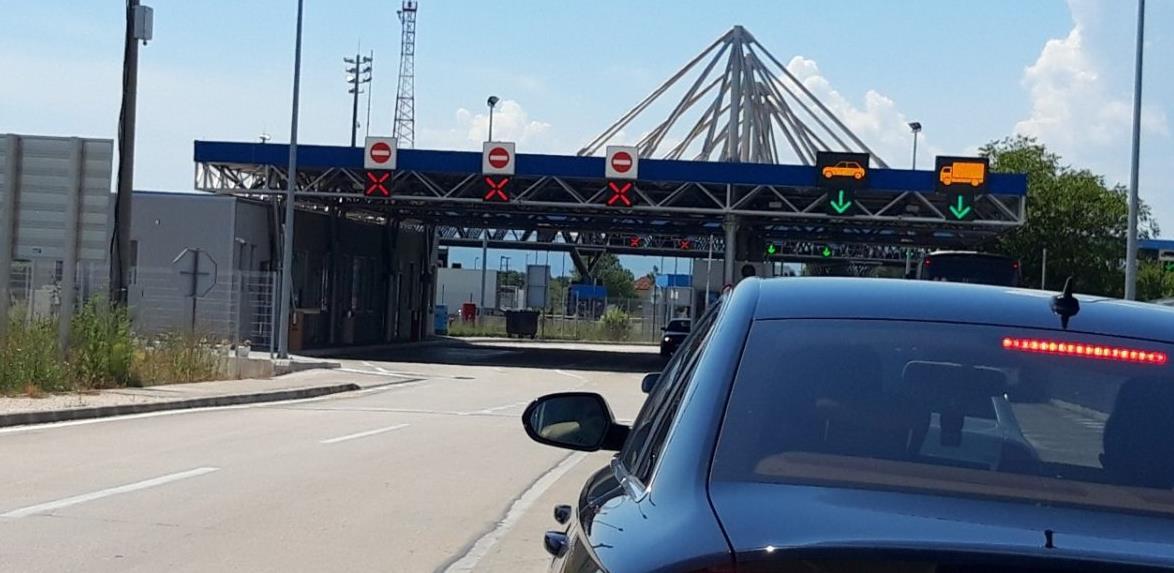 Granična policija otkrila razlog dugih čekanja graničnom prelazu Zupci