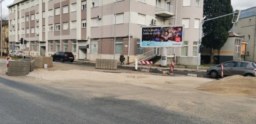Pripremni radovi za postavljanje asfalta na mostarskom bulevaru