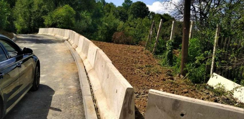 Nastavljeni radovi na montaži odbojne ograde i na saniranju divlje deponije