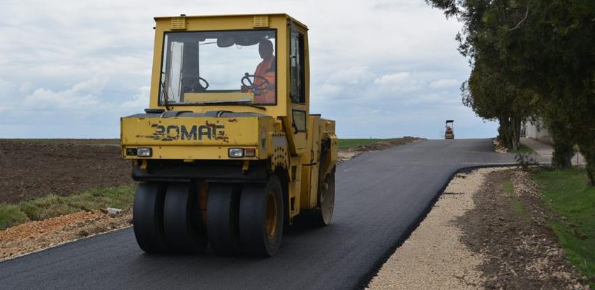 Firma Dejokop vršit će asfaltiranje lokalnih cesta na području općine Orašje
