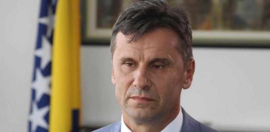 Novalić: Smanjit ćemo plate u javnom sektoru