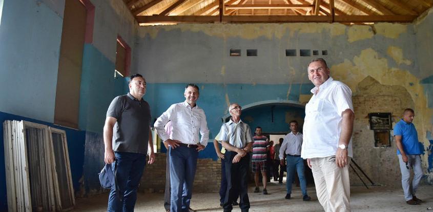 Počela rekonstrukcija društvenih domova u Debeljacima i Dragočaju