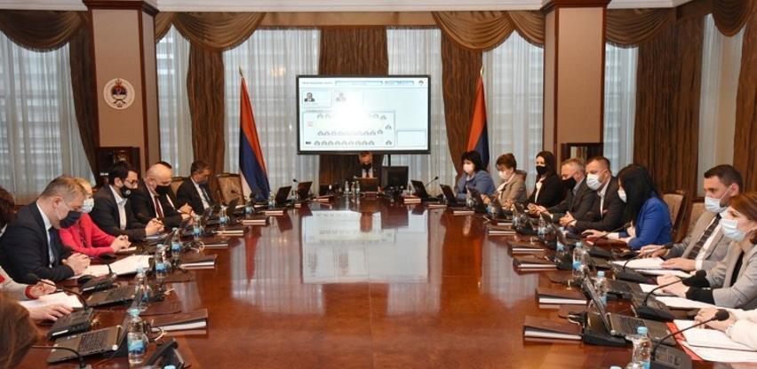 U Republici Srpskoj od ponedjeljka dozvoljen rad bazenima i kinima