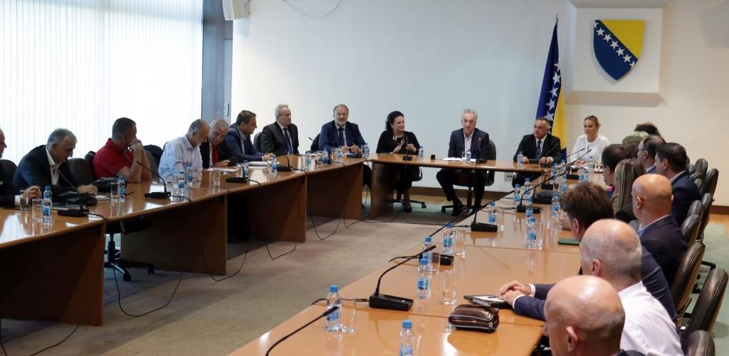 Privrednici RS i FBiH sa Šarovićem: Bez podrške vlasti teško do dobrih rezultata