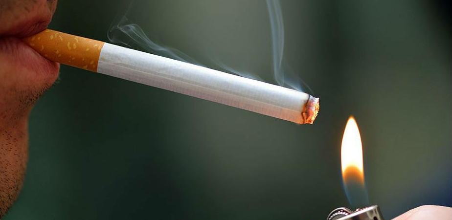 Francuski premijer predložio poskupljenje kutije cigareta na 10 eura