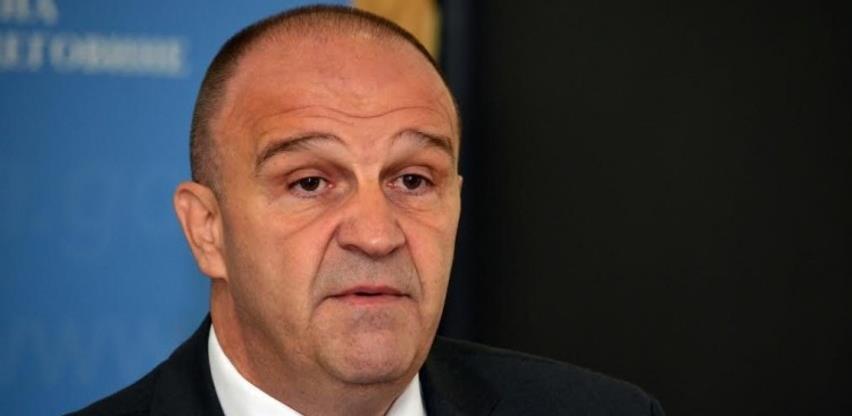 Uhapšen Enver Bijedić, u toku pretresi na više lokacija u Tuzli i Gračanici