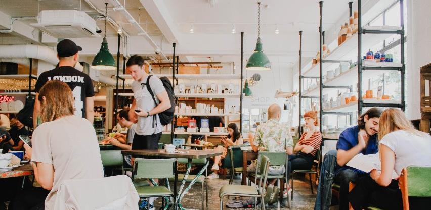 Finska ublažava mjere za restorane zbog uspješne borbe protiv covida-19